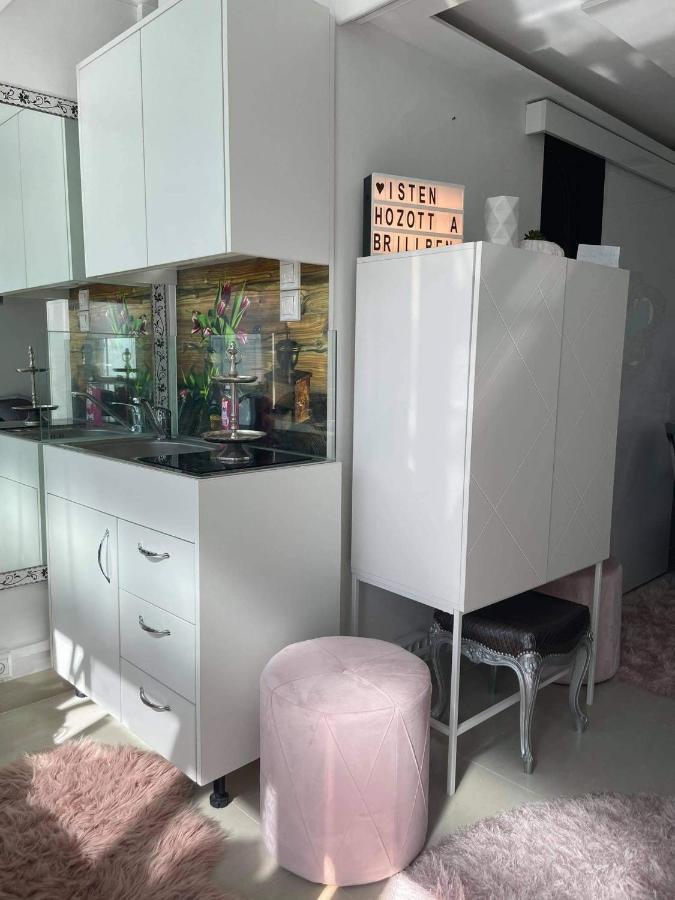 Little Brill Appartement Eger Buitenkant foto